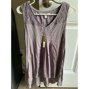 Size S lavender sleeveless blouse